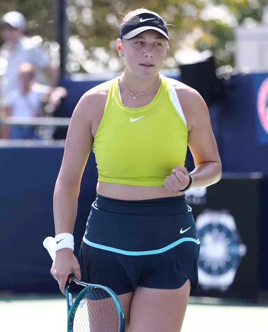 成功不仅需 成功不仅需