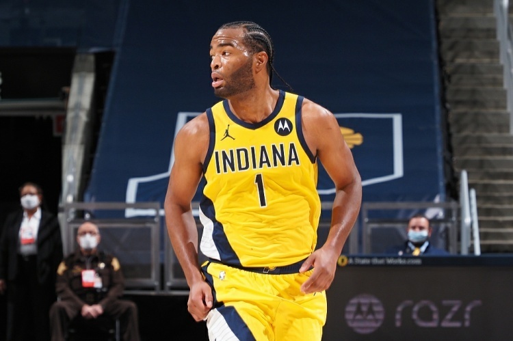 他依然冷静 他依然冷静